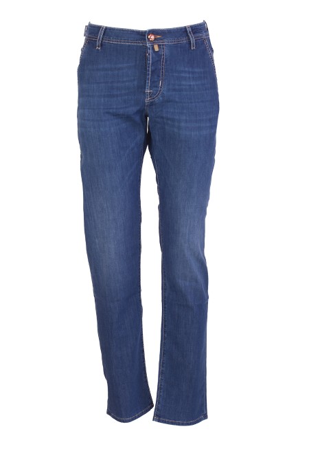 Shop JACOB COHEN Saldi Jeans: Jacob Cohen jeans "Lenny" 
Passanti per la cintura.
Cinque tasche.
Chiusura con bottoni.
Tasca sagomata.
Made in Italy.
Etichetta del logo.
Fazzoletto con stampa incluso.
Composizione: 72% cotone, 14% viscosa, 12% poliestere, 2% elastan.
Made in Italy.. LENNY UQE28 40 S3735-749D